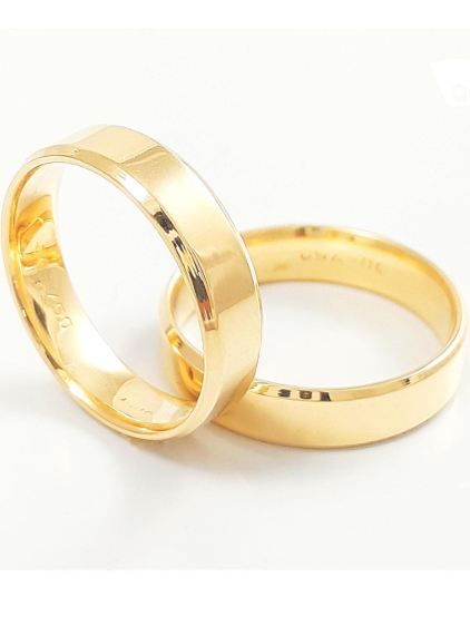Aliança de casamento com formato chanfrado