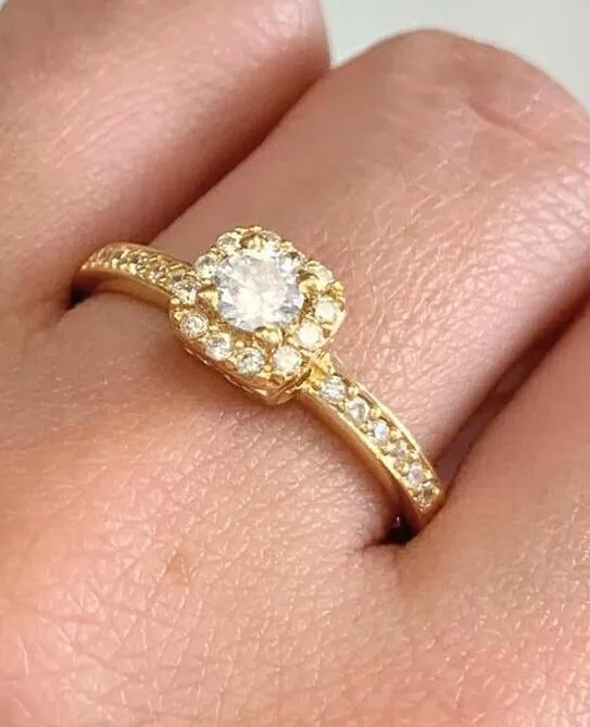 Nosso anel de noivado em ouro refinado 750, perfeito para você que busca qualidade e sofisticação!