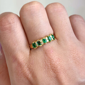 Meia Aliança Ouro 18k Esmeralda Navete e Diamantes