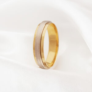 Aliança Ouro 18k com Centro em Ouro Branco Fosco - 5mm