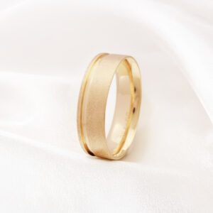Aliança Ouro 18k Fosca com Friso Brilhante – 6mm