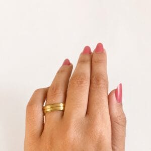 Aliança Ouro 18k Fosca com Bordas e Friso Brilhantes – 5mm