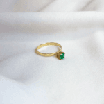 Anel Solitário em Ouro 18k com Crisoprásio Natural 4mm 3