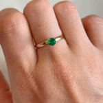 Anel Solitário em Ouro 18k com Crisoprásio Natural 4mm 2