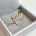 Anel Solitário em Ouro 18k com Crisoprásio Natural 4mm 4